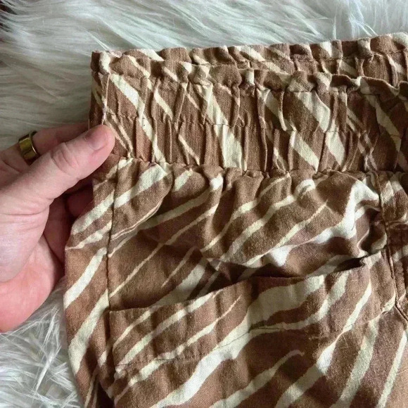 Target Women‘s High-rise Linen Pull-on Shorts A new day Zebra Striped Summer - Picture 3 of 9